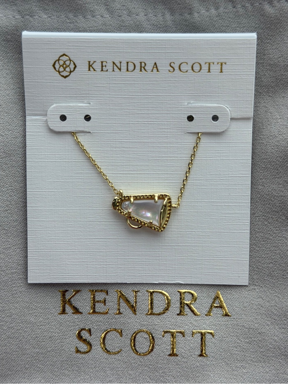โ๏ธKendra Scott Gold Iridescent Teardrop Pendant Necklace